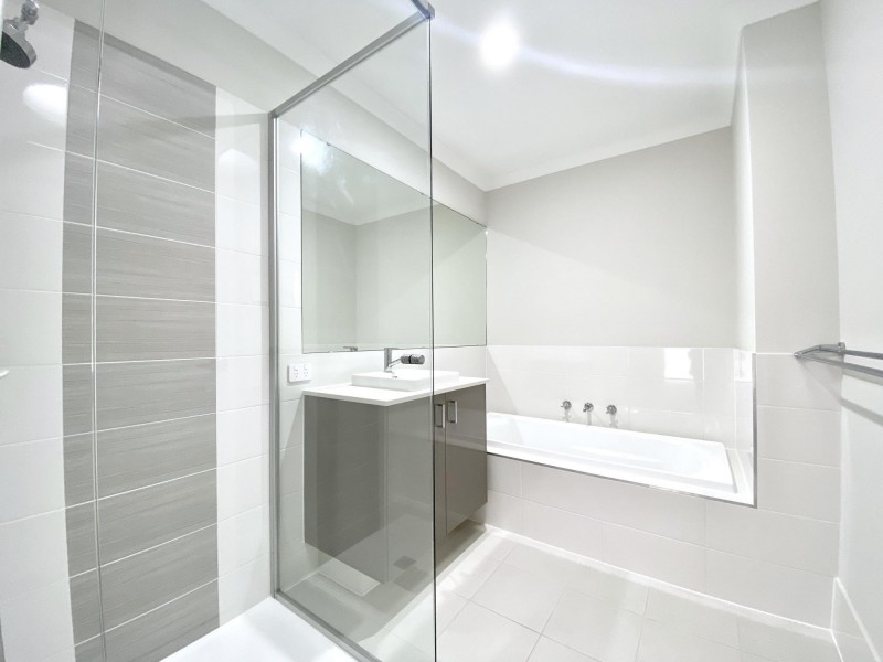 64 Strinesdale Boulevard, Aveley WA 6069