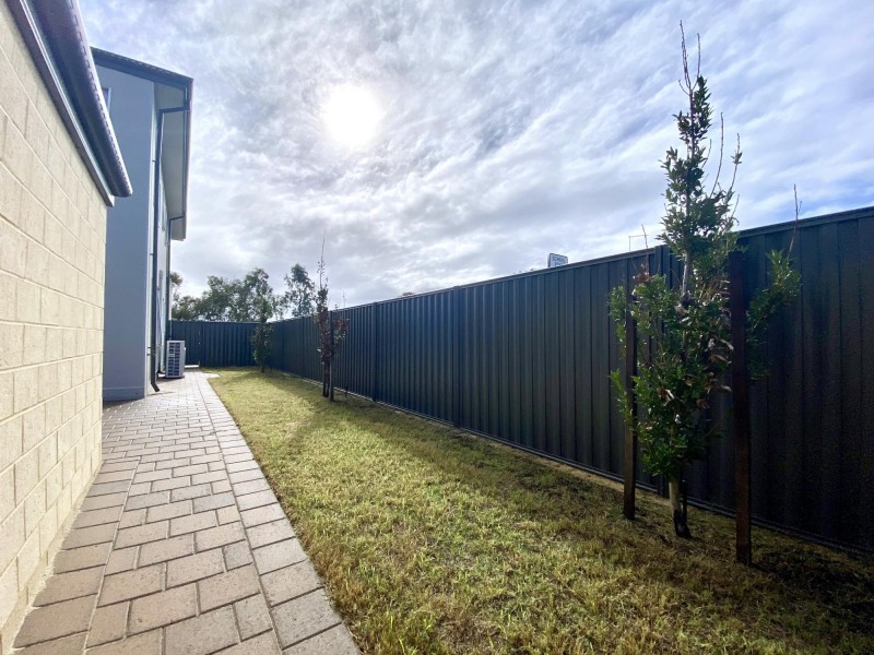 64 Strinesdale Boulevard, Aveley WA 6069