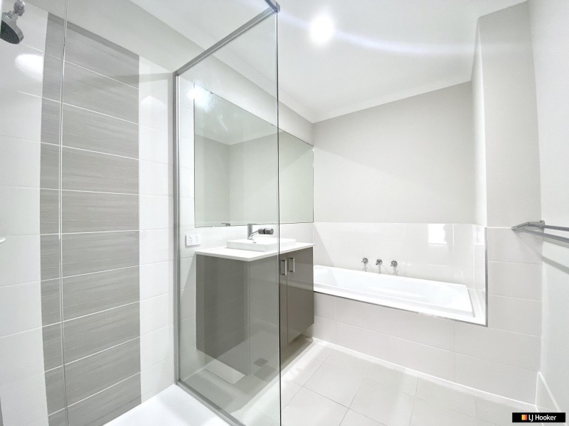 64 Strinesdale Boulevard, Aveley WA 6069