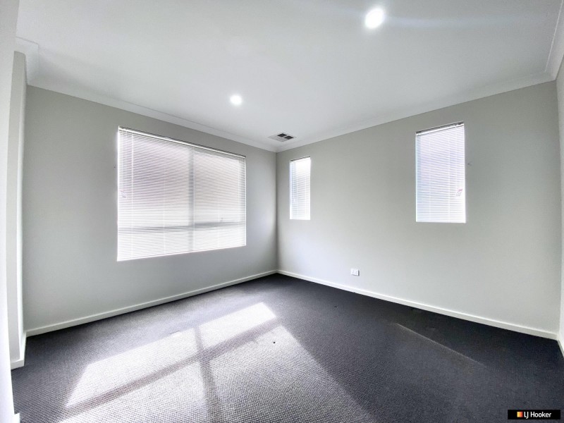 64 Strinesdale Boulevard, Aveley WA 6069