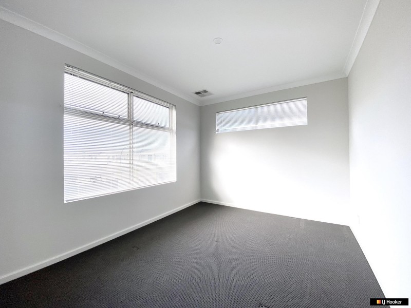 64 Strinesdale Boulevard, Aveley WA 6069