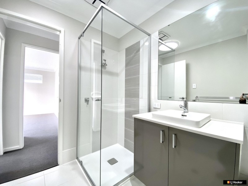 64 Strinesdale Boulevard, Aveley WA 6069