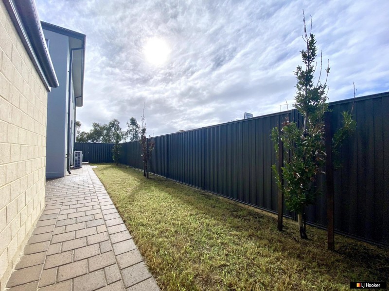 64 Strinesdale Boulevard, Aveley WA 6069