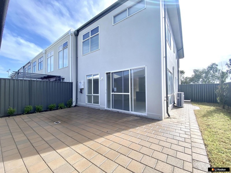 64 Strinesdale Boulevard, Aveley WA 6069