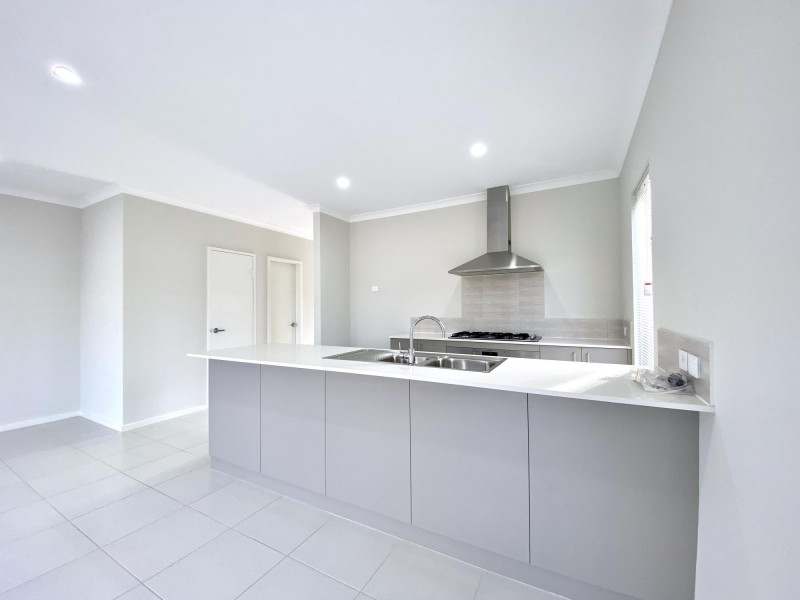 64 Strinesdale Boulevard, Aveley WA 6069