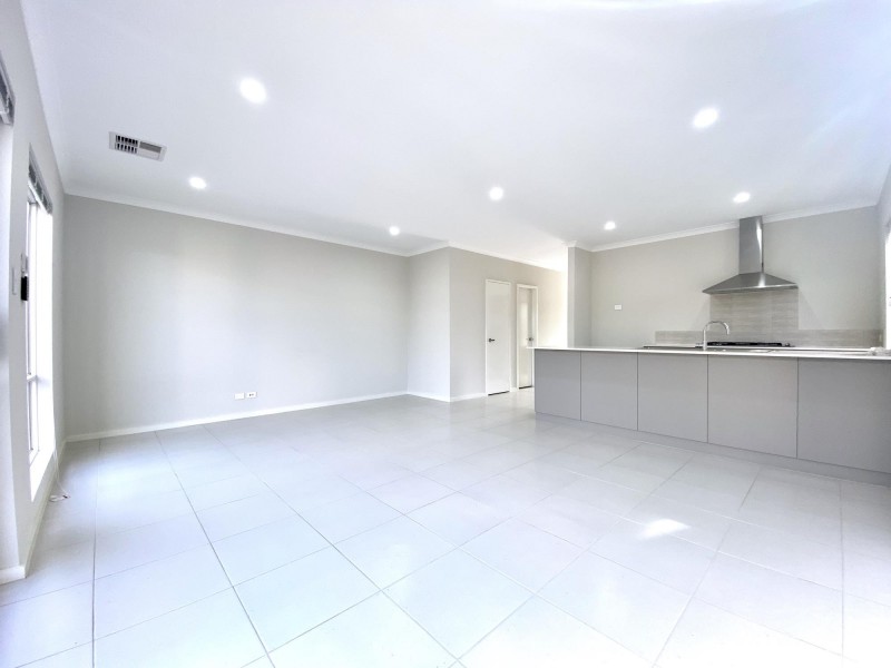 64 Strinesdale Boulevard, Aveley WA 6069