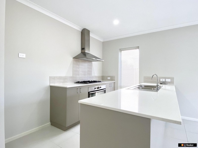 64 Strinesdale Boulevard, Aveley WA 6069