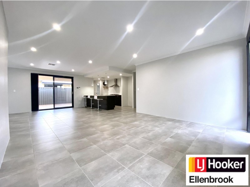 10 Torside Street, Aveley WA 6069