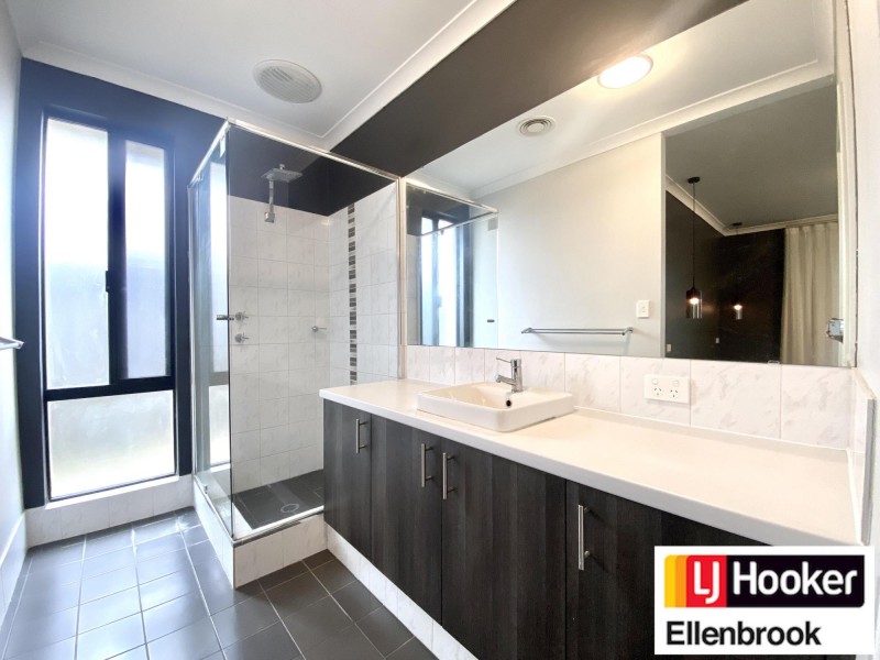 10 Torside Street, Aveley WA 6069