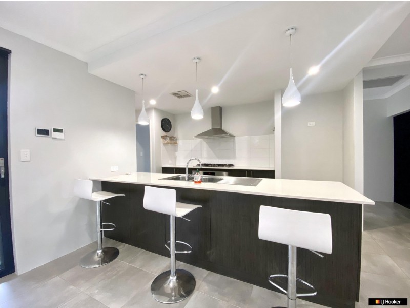 10 Torside Street, Aveley WA 6069