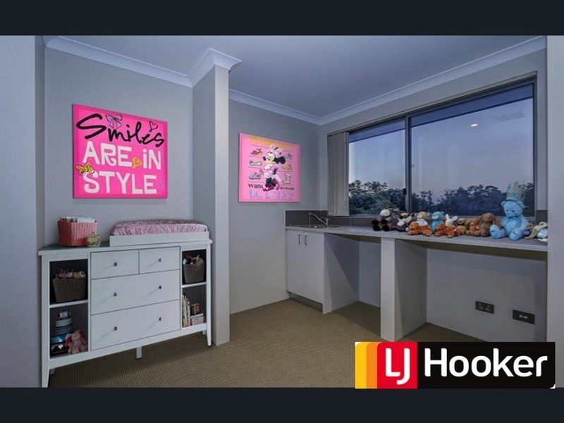 6 Dovestone Road, Aveley WA 6069