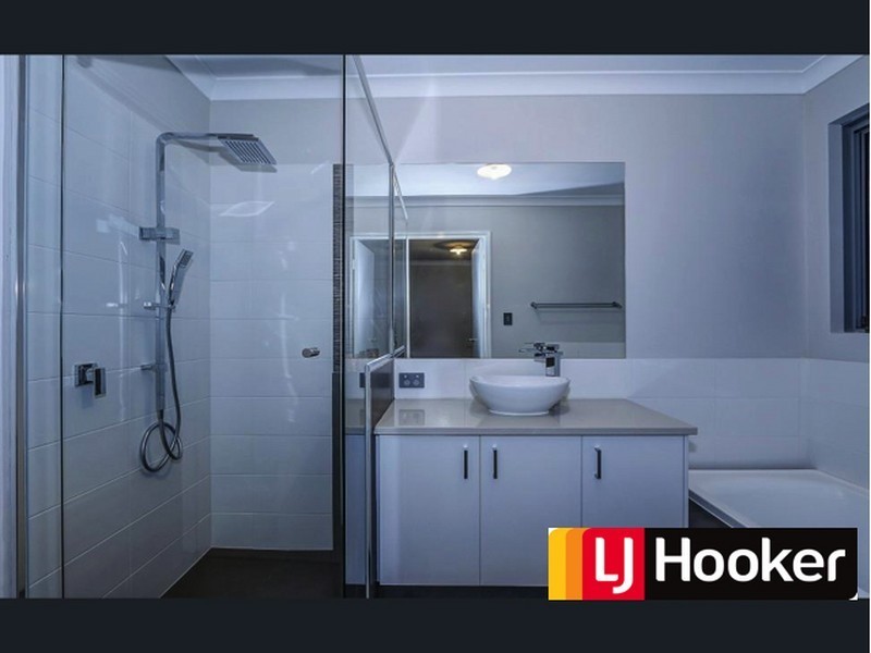 6 Dovestone Road, Aveley WA 6069