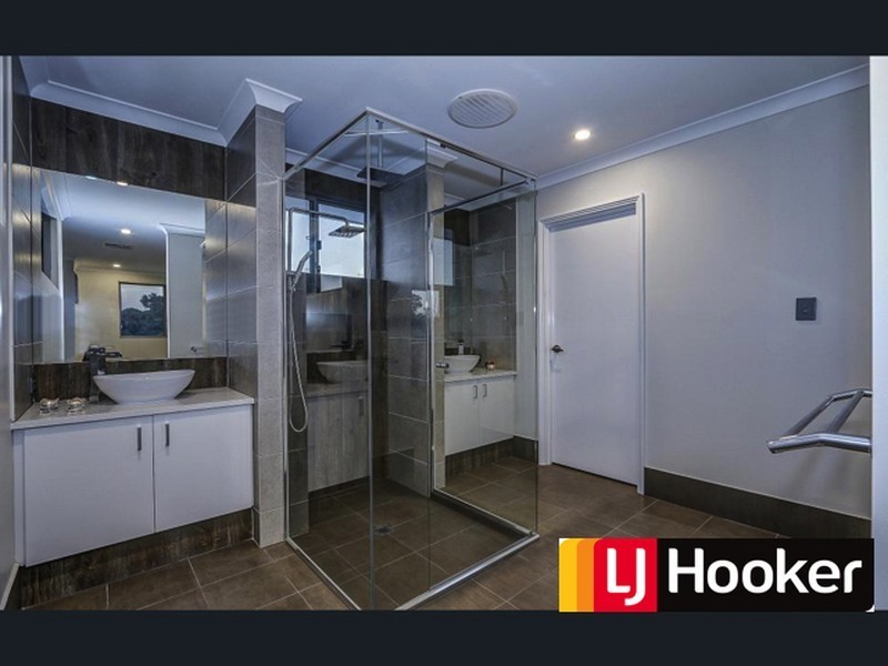 6 Dovestone Road, Aveley WA 6069