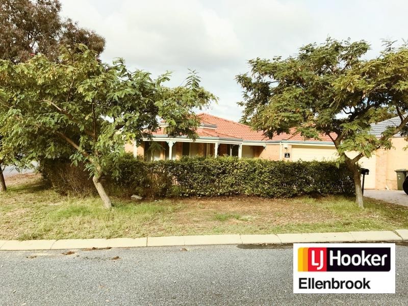 1 Bianchi Place, Alexander Heights WA 6064