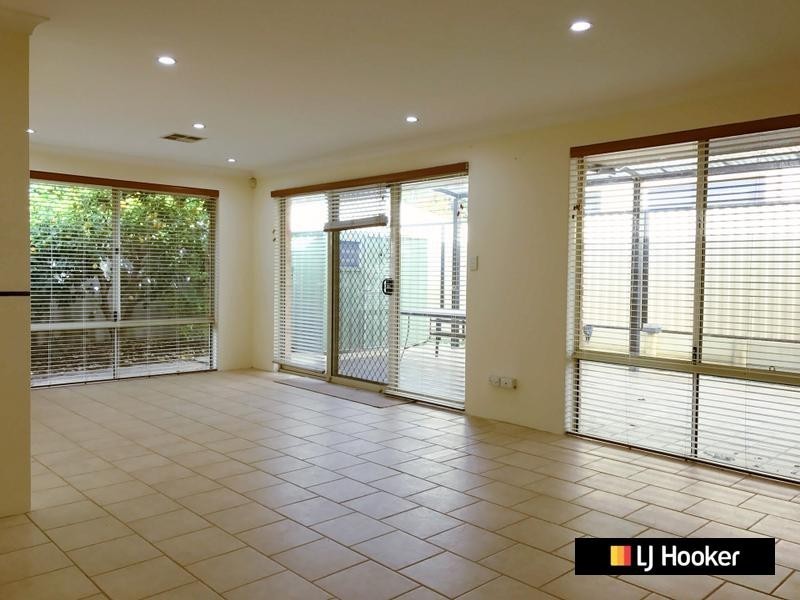 1 Bianchi Place, Alexander Heights WA 6064