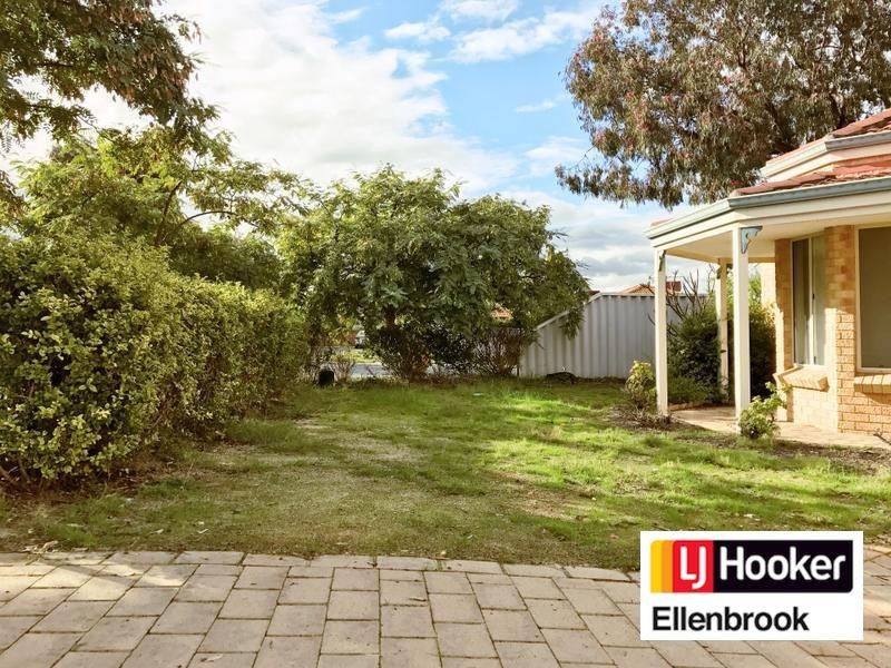 1 Bianchi Place, Alexander Heights WA 6064