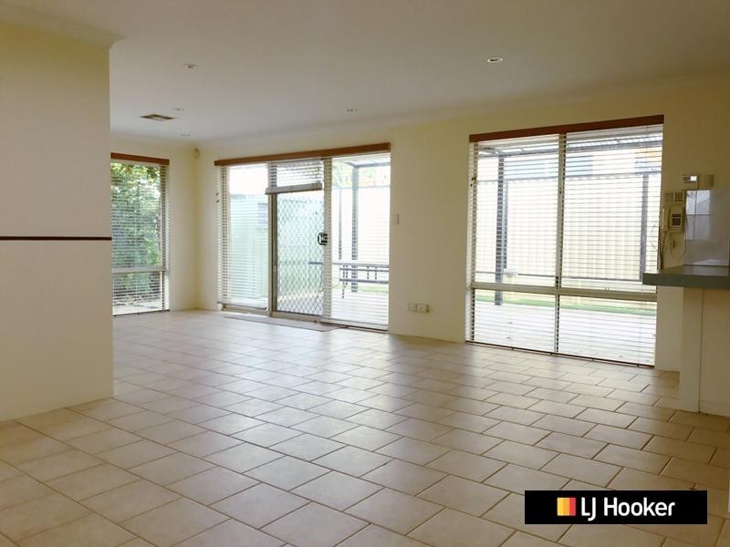 1 Bianchi Place, Alexander Heights WA 6064