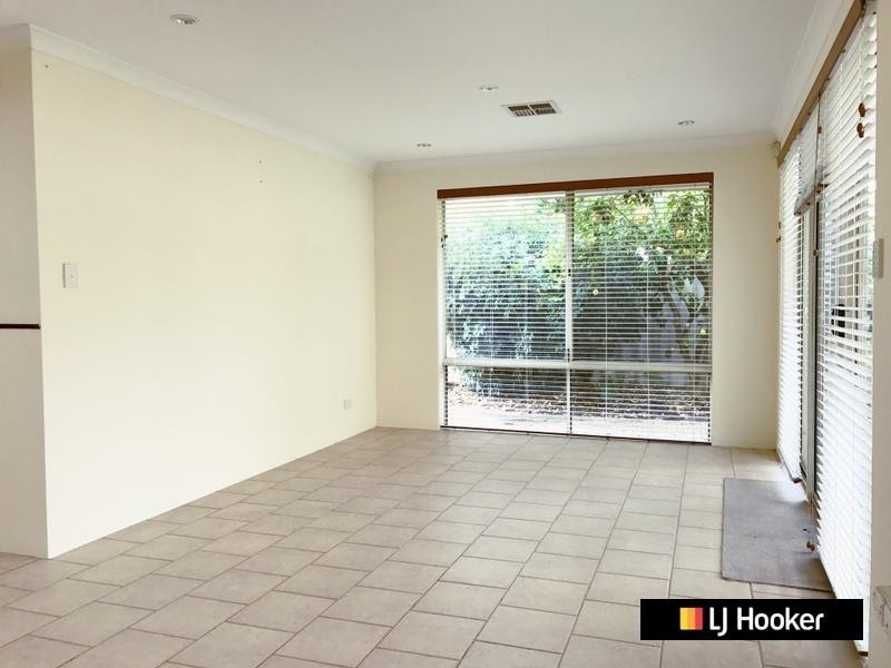 1 Bianchi Place, Alexander Heights WA 6064