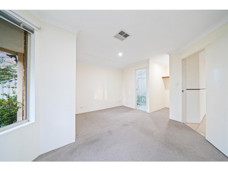 1 Bianchi Place, Alexander Heights WA 6064