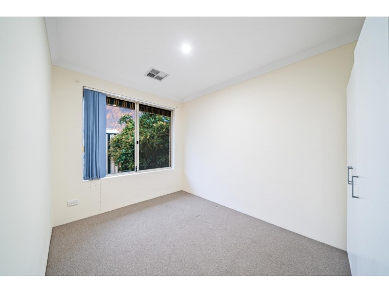 1 Bianchi Place, Alexander Heights WA 6064