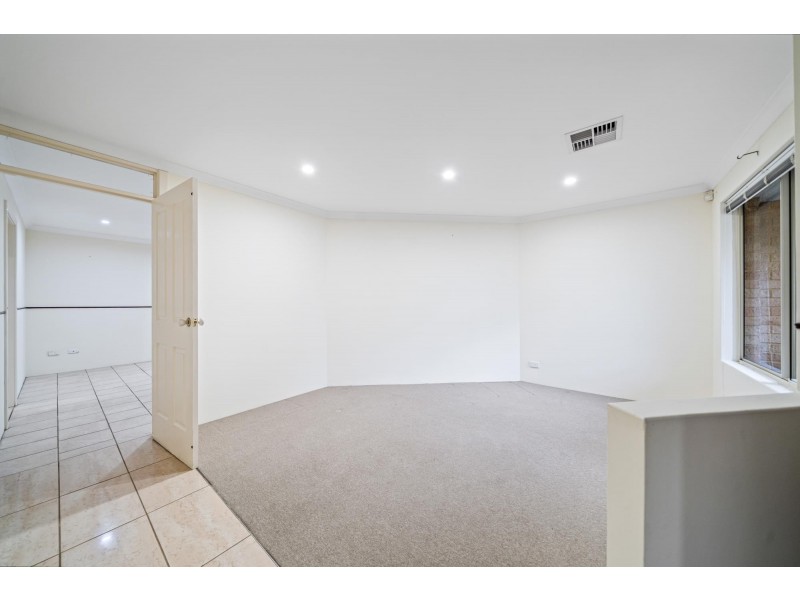 1 Bianchi Place, Alexander Heights WA 6064