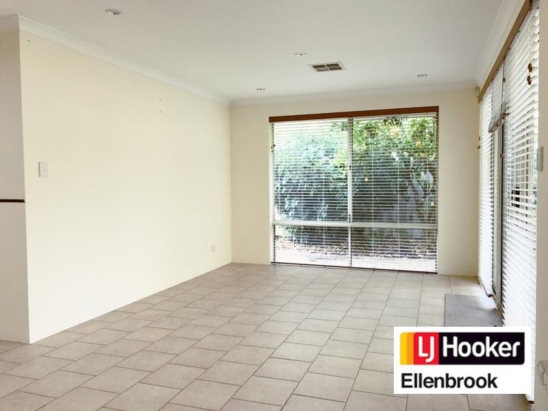 1 Bianchi Place, Alexander Heights WA 6064