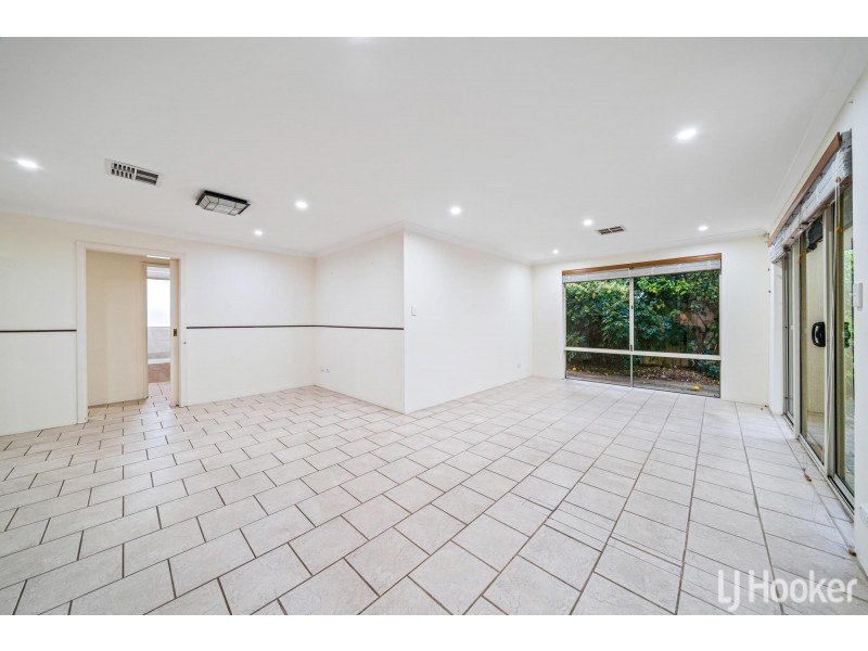 1 Bianchi Place, Alexander Heights WA 6064