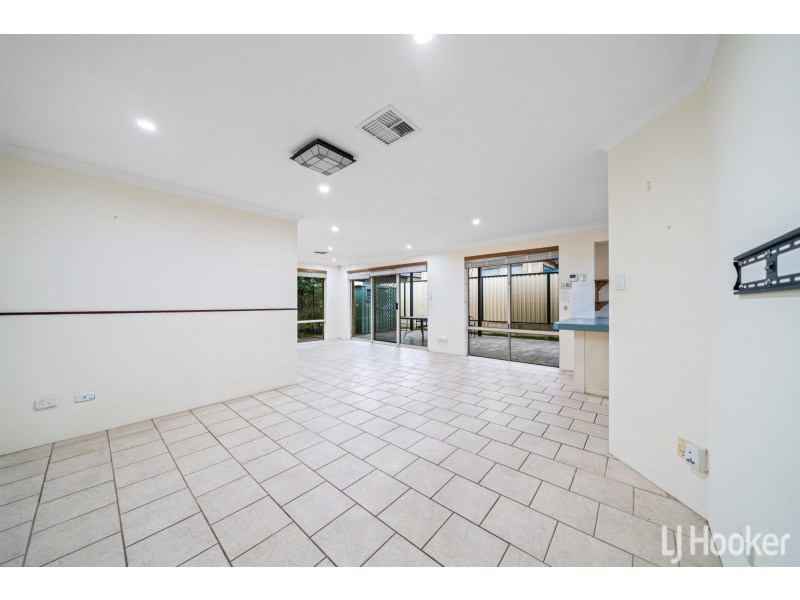 1 Bianchi Place, Alexander Heights WA 6064