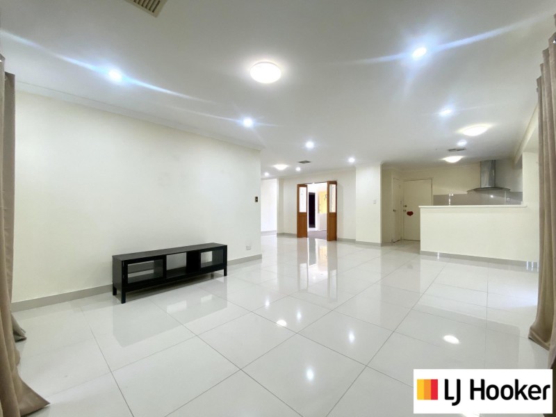 83 Larrawa Circle, Ellenbrook WA 6069