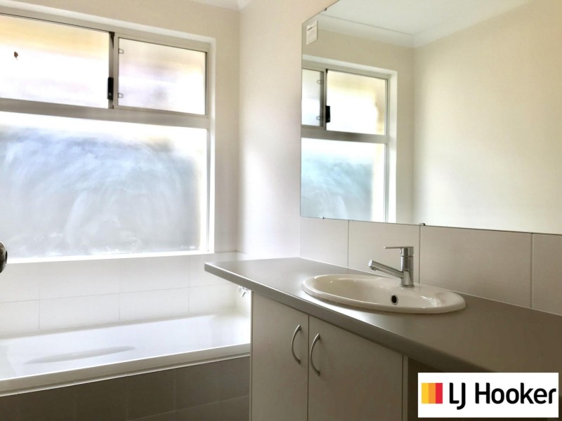 18 Wishard Circuit, Aveley WA 6069