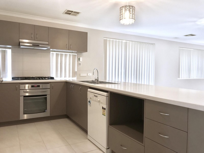 18 Wishard Circuit, Aveley WA 6069