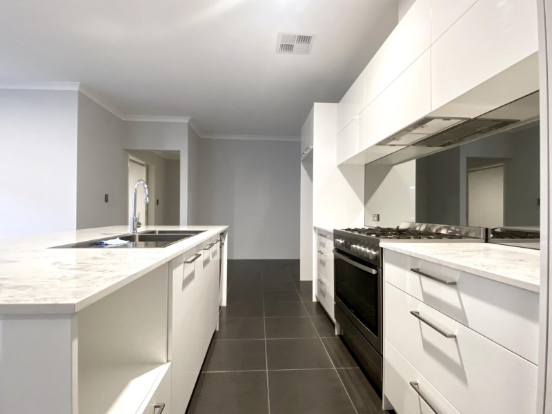 21 Powdermill Grange, Aveley WA 6069