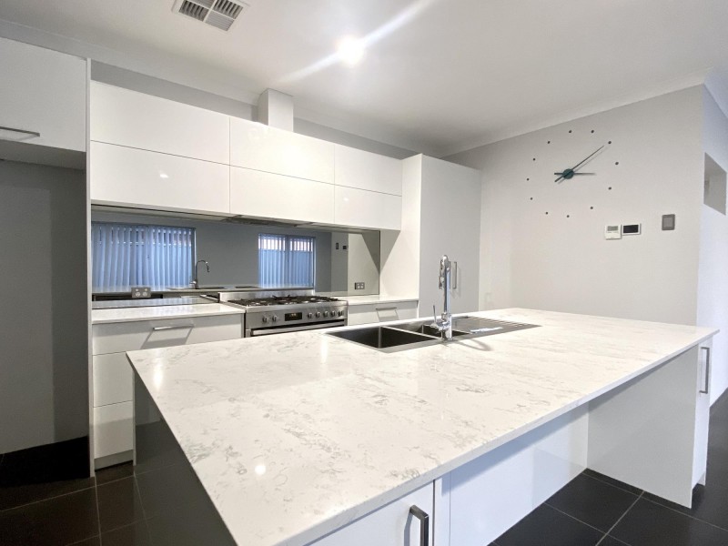 21 Powdermill Grange, Aveley WA 6069