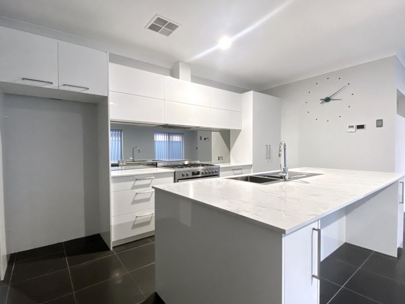 21 Powdermill Grange, Aveley WA 6069