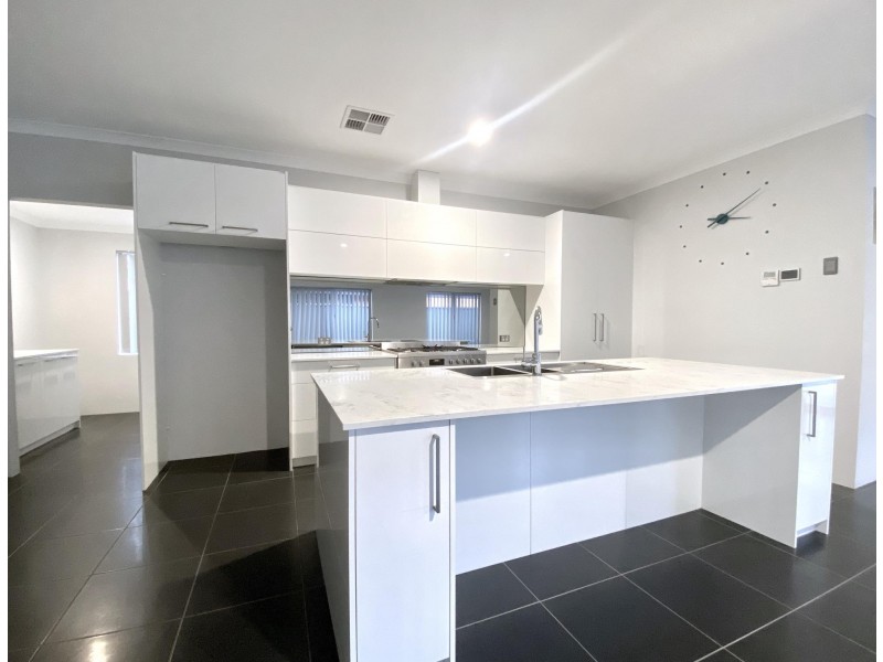 21 Powdermill Grange, Aveley WA 6069