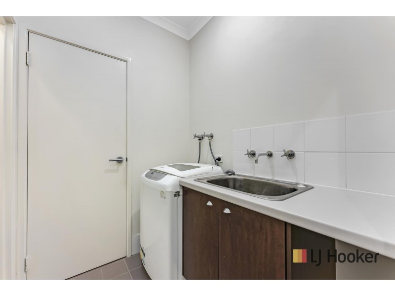 9 Macquarie Bend, Ellenbrook WA 6069