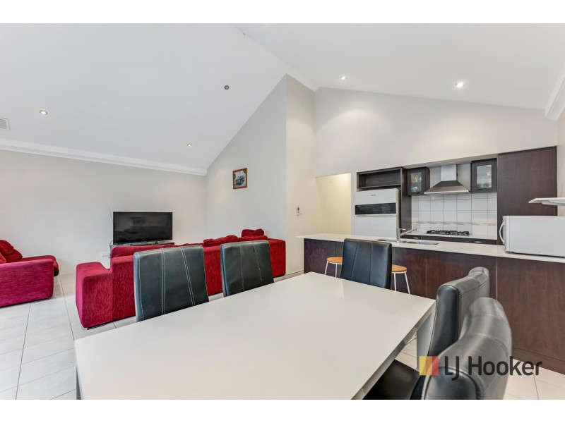 9 Macquarie Bend, Ellenbrook WA 6069