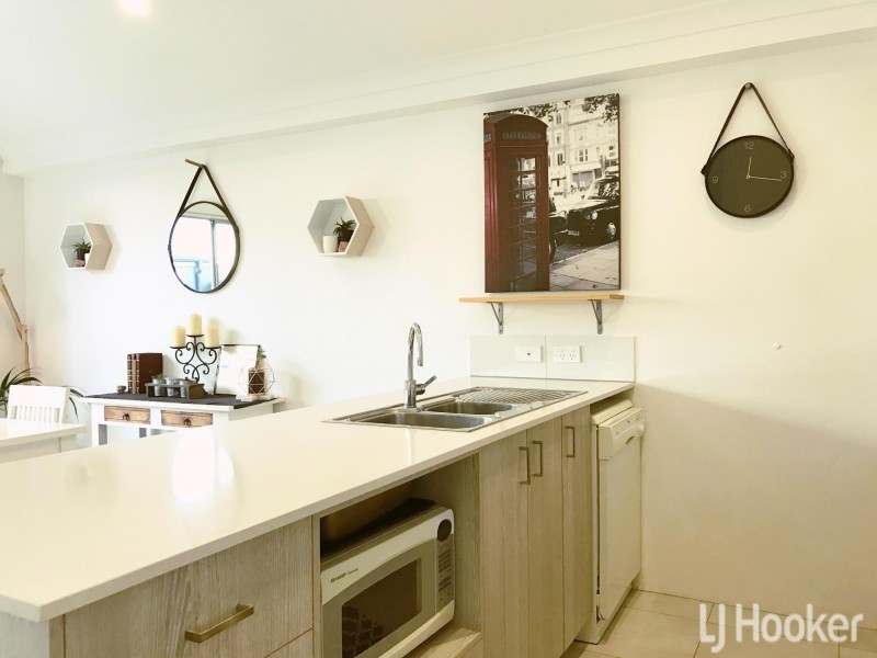 8 Kinlock Way, Aveley WA 6069