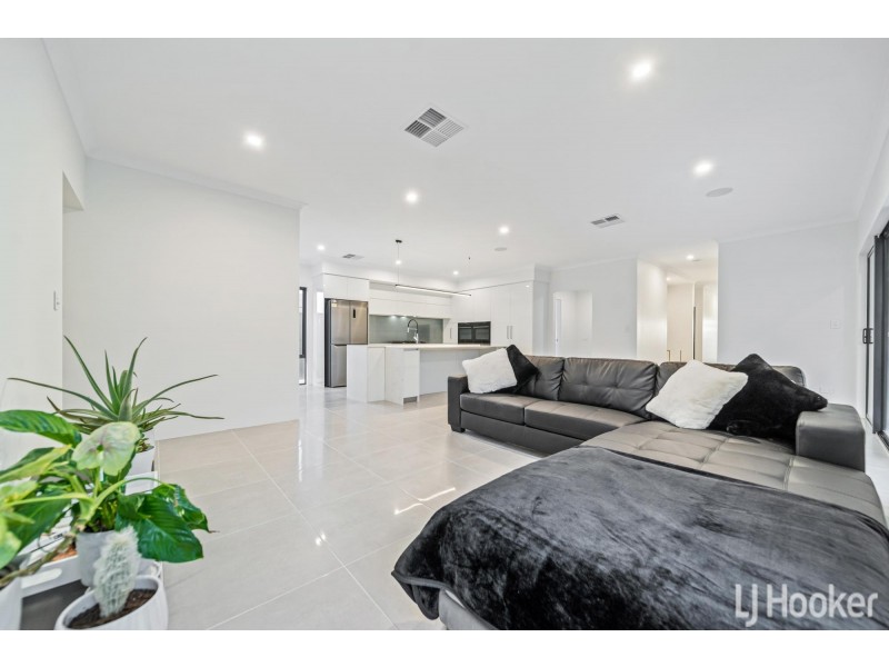 13 Alicante Road, Caversham WA 6055