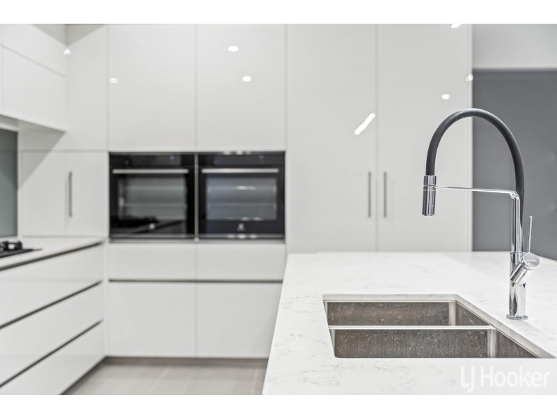 13 Alicante Road, Caversham WA 6055