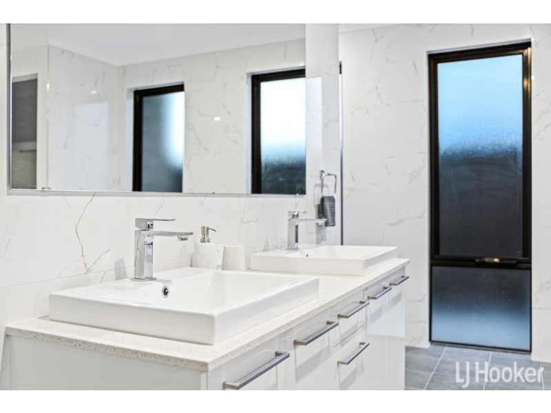 13 Alicante Road, Caversham WA 6055