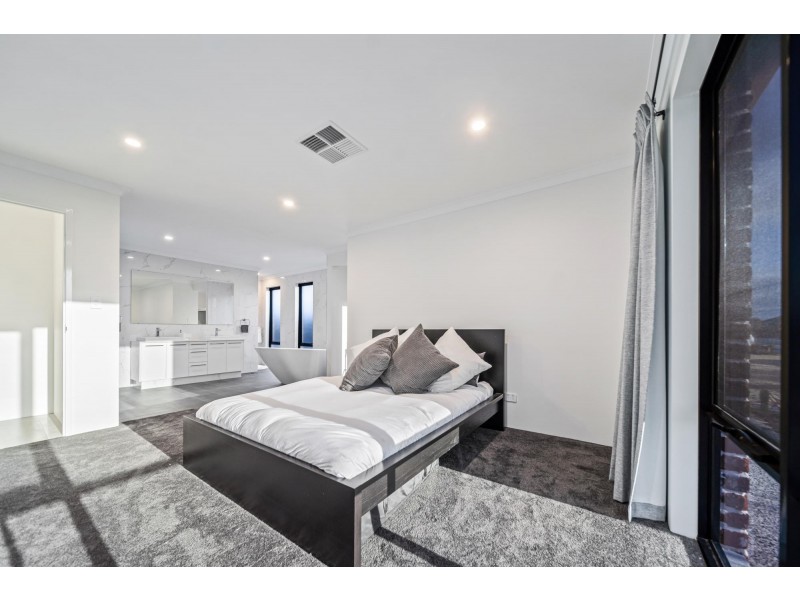 13 Alicante Road, Caversham WA 6055