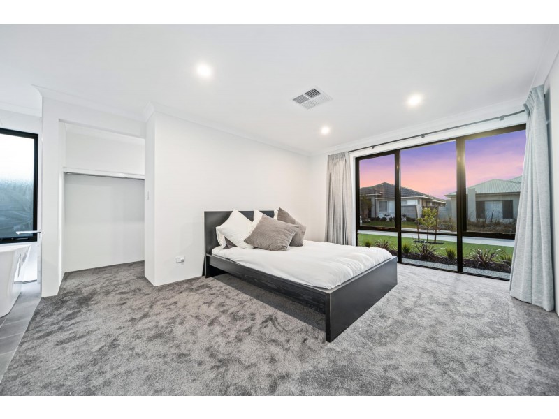 13 Alicante Road, Caversham WA 6055