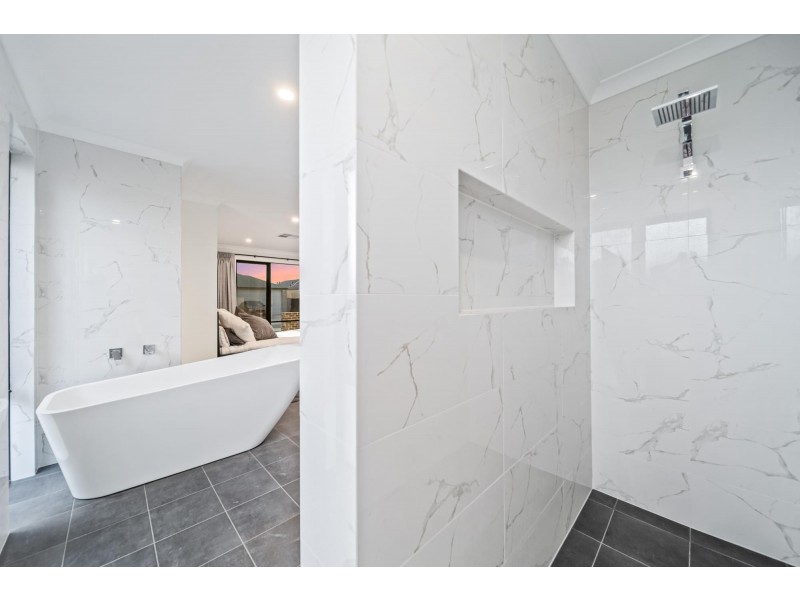 13 Alicante Road, Caversham WA 6055