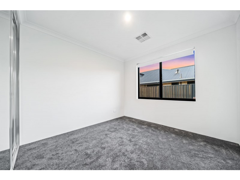 13 Alicante Road, Caversham WA 6055