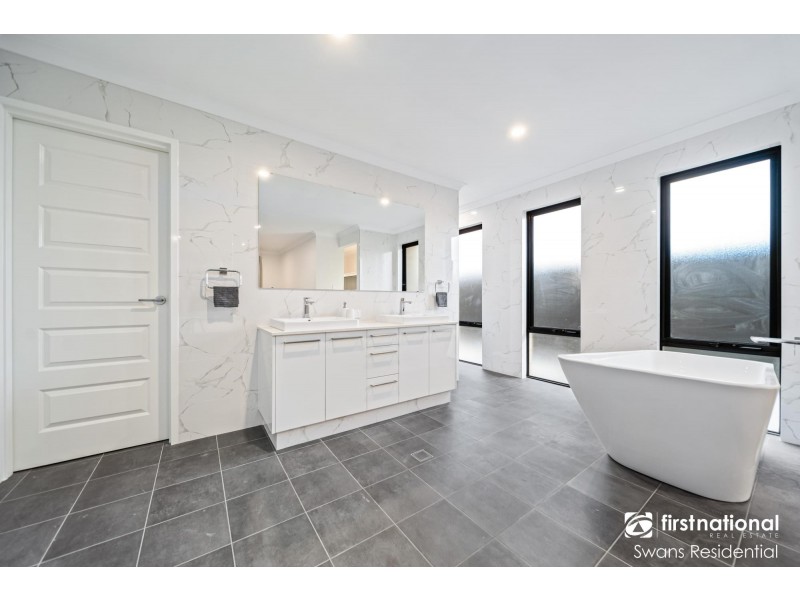 13 Alicante Road, Caversham WA 6055