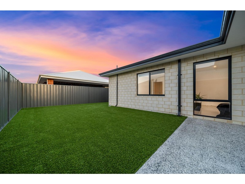 13 Alicante Road, Caversham WA 6055