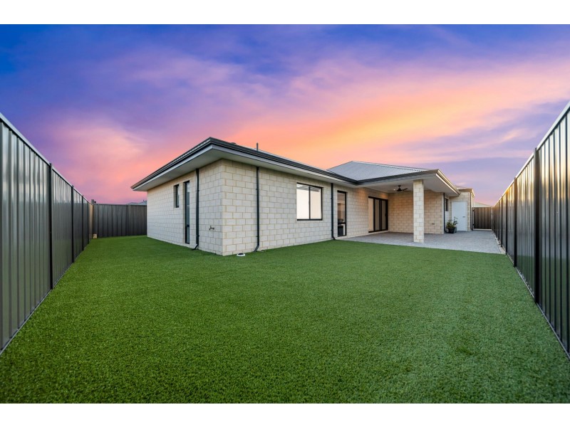 13 Alicante Road, Caversham WA 6055