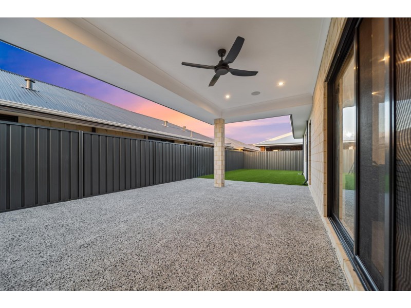 13 Alicante Road, Caversham WA 6055