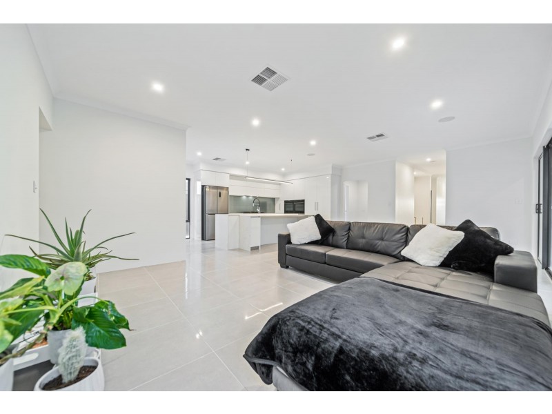 13 Alicante Road, Caversham WA 6055